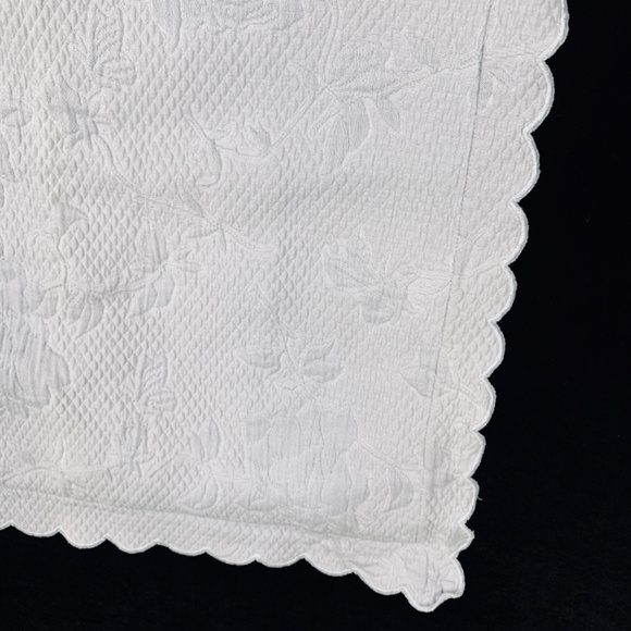 2 Company Store Lavender Pillow Shams Quilted Matelasse European Scalloped Edges - Picture 8 of 10